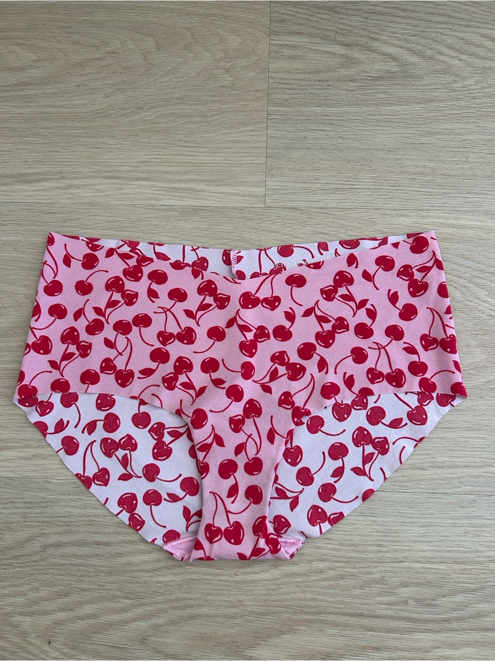 Victoria’s Secret Cherry Print No Show Seamless Hiphugger Panty L